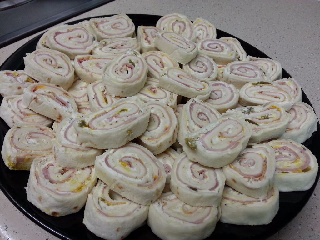 Low carb tortiilla wraps - These are great for game days, holidays, and parties!